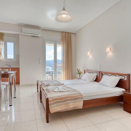 Niovi Luxury Apartments Lutrá Edipszú Kültér fotó
