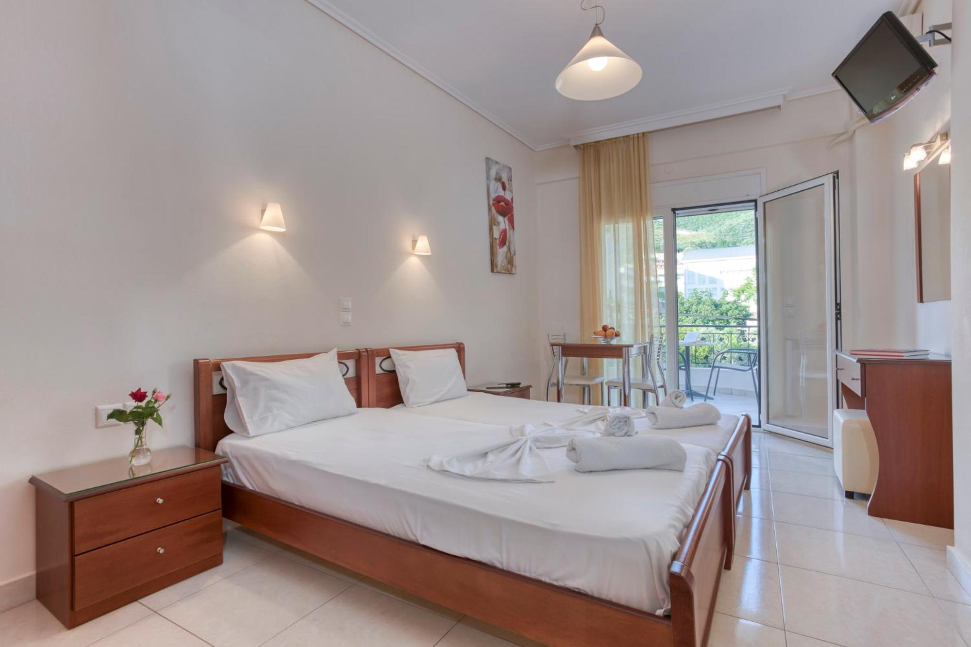 Niovi Luxury Apartments Lutrá Edipszú Kültér fotó