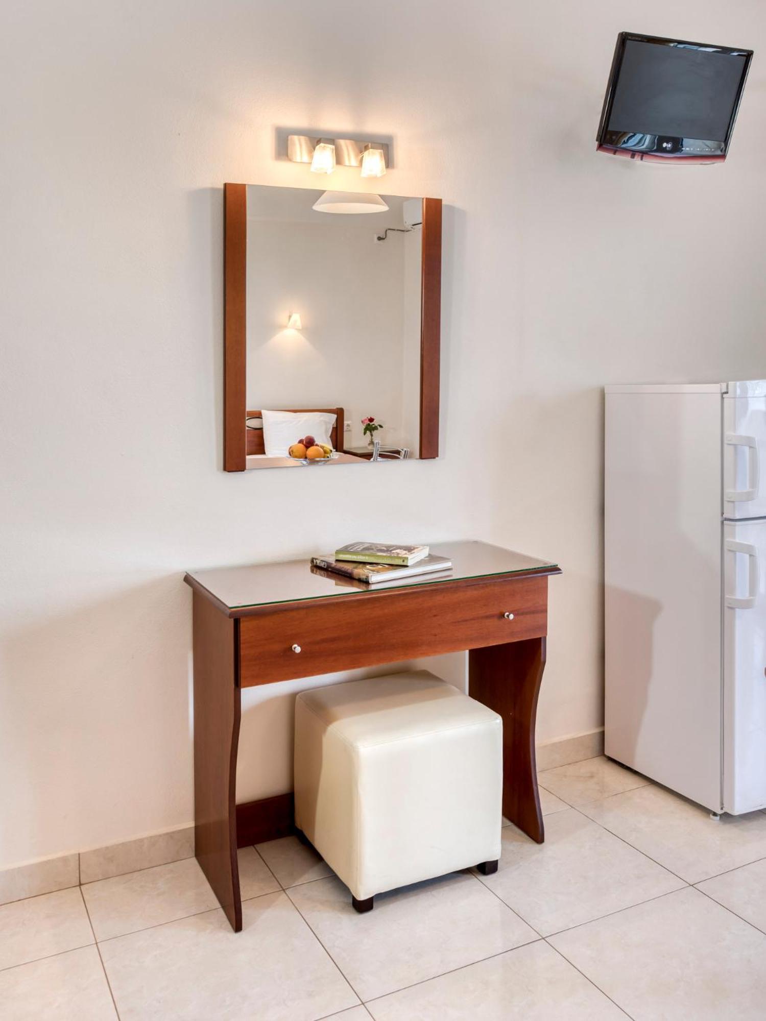 Niovi Luxury Apartments Lutrá Edipszú Kültér fotó